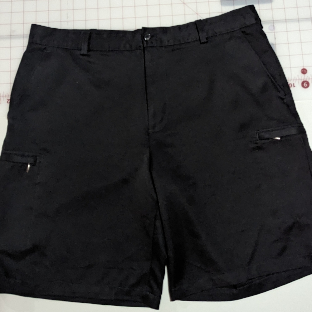 IZOD Men's Golf Shorts Size 36, black